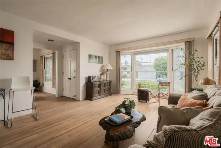 2723 Coolidge Avenue, Los Angeles, California 90064 — photo 4