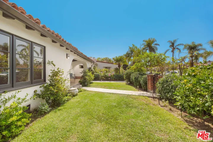 1042 Alvira Street, Los Angeles, California 90035 — photo 4
