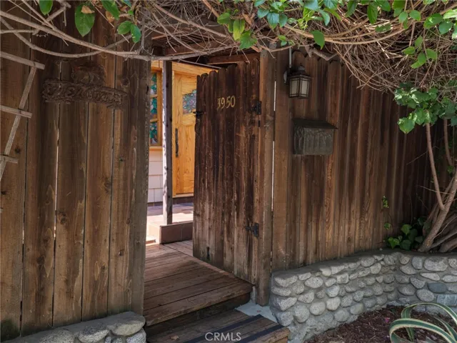 3950 De Longpre Avenue, Los Angeles, California 90027 — photo 4