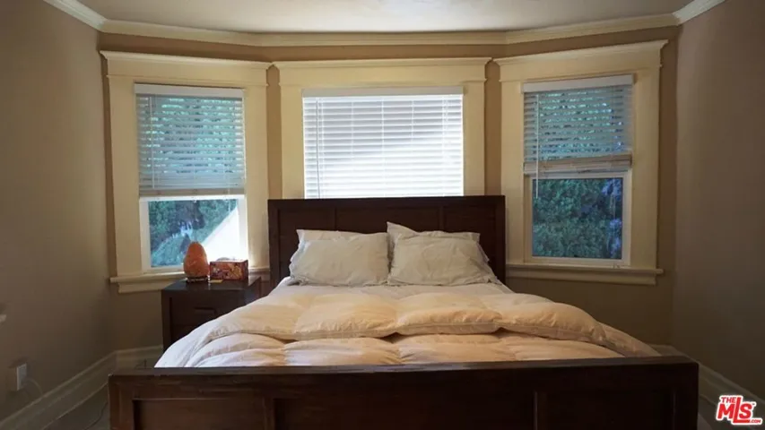 854 S Ardmore Avenue, Los Angeles, California 90005 — photo 5