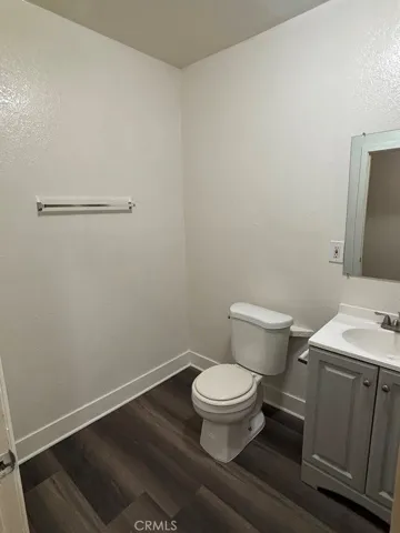 811 W 40th, Los Angeles, California 90037 — photo 4