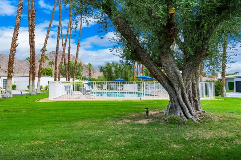 34-web-or-mls-KS_49910Lago_Miller_0826_0