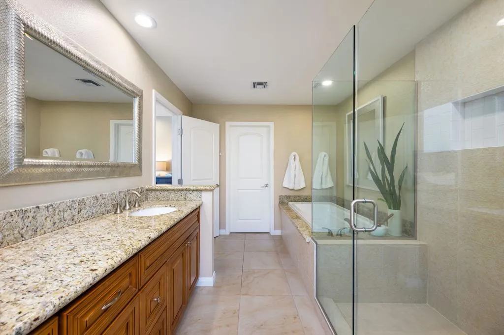 46-web-or-mls-KS_49910Lago_Miller_0826_0