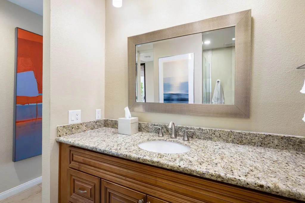 39-web-or-mls-KS_49910Lago_Miller_0826_0
