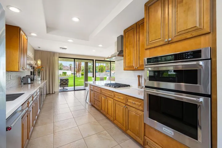 22-web-or-mls-KS_49910Lago_Miller_0826_0