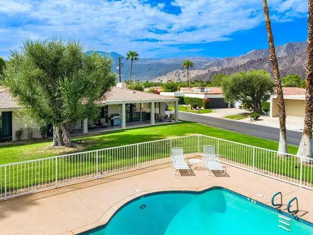 1-web-or-mls-KS_49910Lago_Miller_0826_00