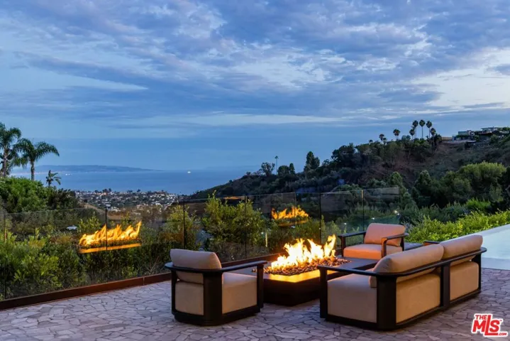 1390 Bella Oceana Vista, Los Angeles, California 90272 — photo 4