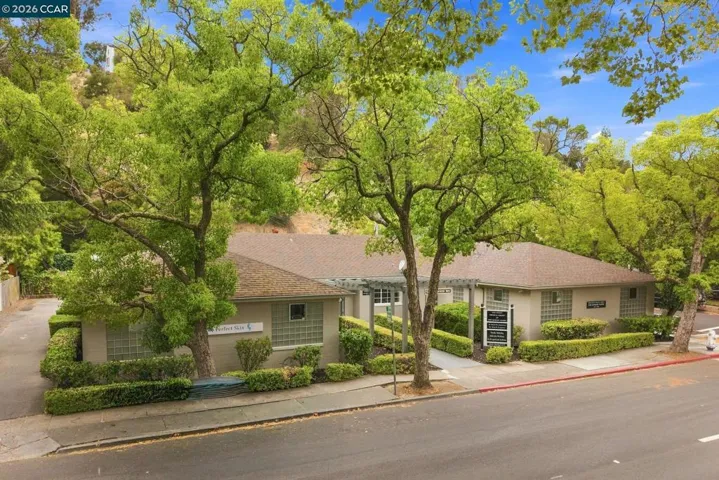 1210 Alhambra Ave, Martinez, California 94553 — photo 4