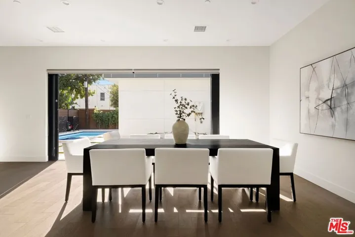 647 N Stanley Avenue, Los Angeles, California 90036 — photo 4