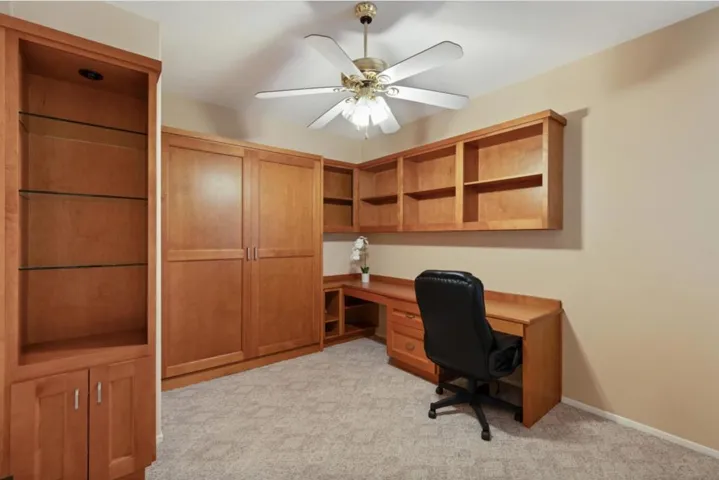 MURPHY BED