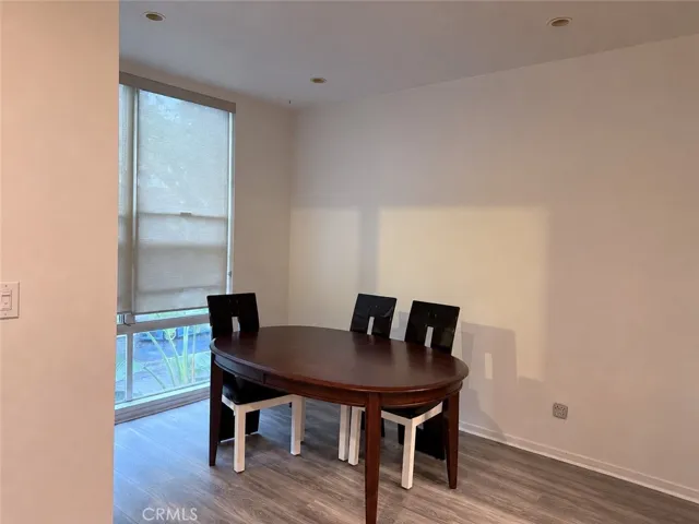 14144 101 Dickens # 101, Los Angeles, California 91423 — photo 5