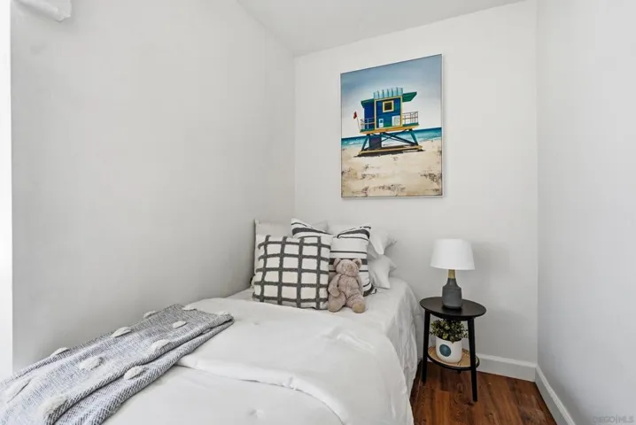Bonus room- Lower Unit - 725