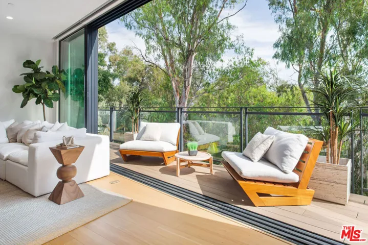 11600 Dunstan Way 202, Los Angeles, California 90049 — photo 4