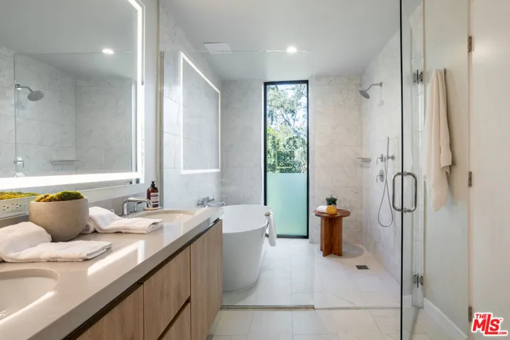 11600 Dunstan Way 101, Los Angeles, California 90049 — photo 5