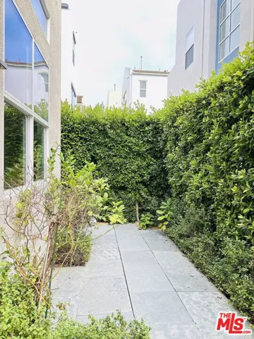 6581 Seabluff Drive 11, Los Angeles, California 90094 — photo 4