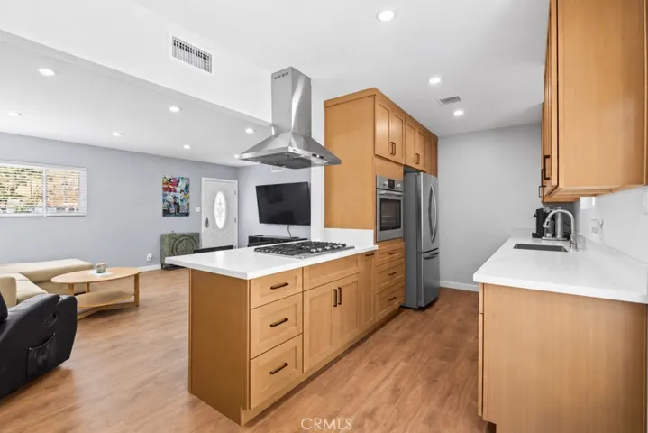 17610 Scherzinger, Canyon Country, California 91387 — photo 5