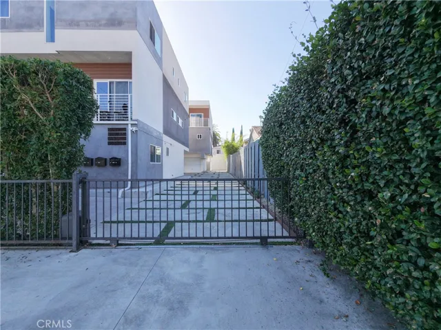 5635 Klump Avenue, North Hollywood, California 91601 — photo 4