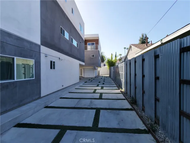 5635 Klump Avenue, North Hollywood, California 91601 — photo 5