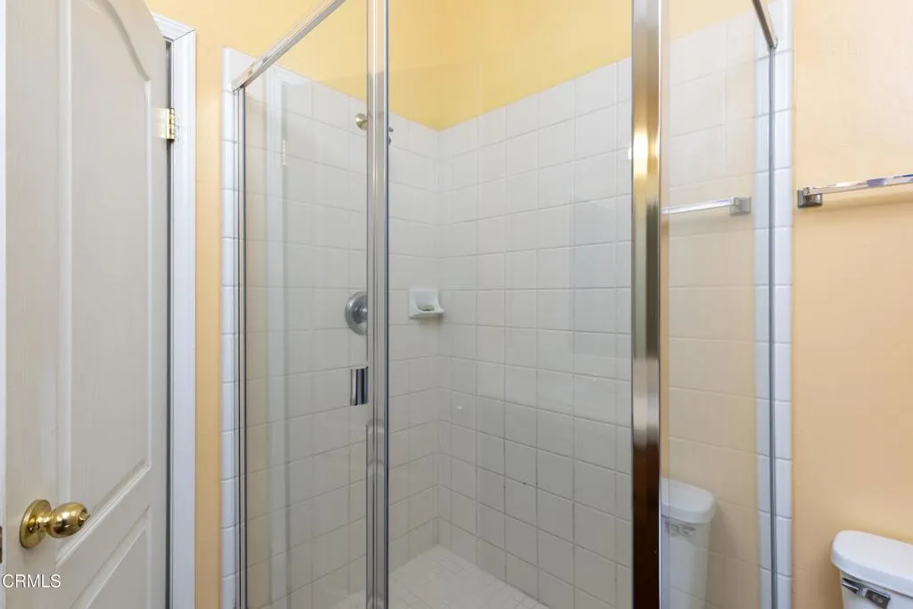 30_bathroom_1_2 30_bathroom_1_2