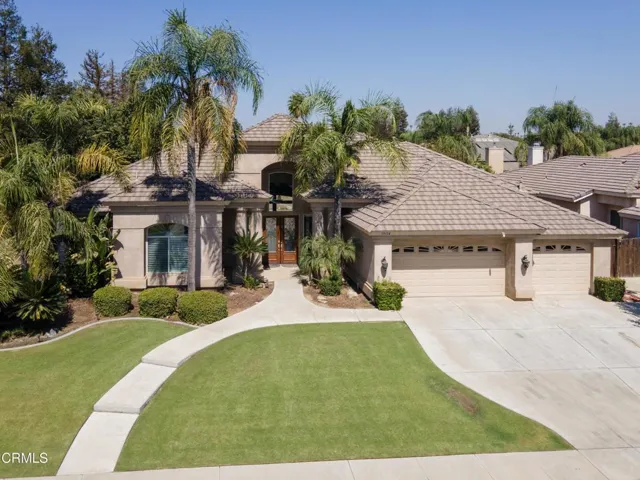 07_front_exterior_6
