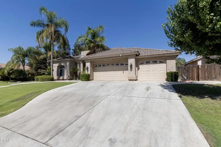 04_front_exterior_3