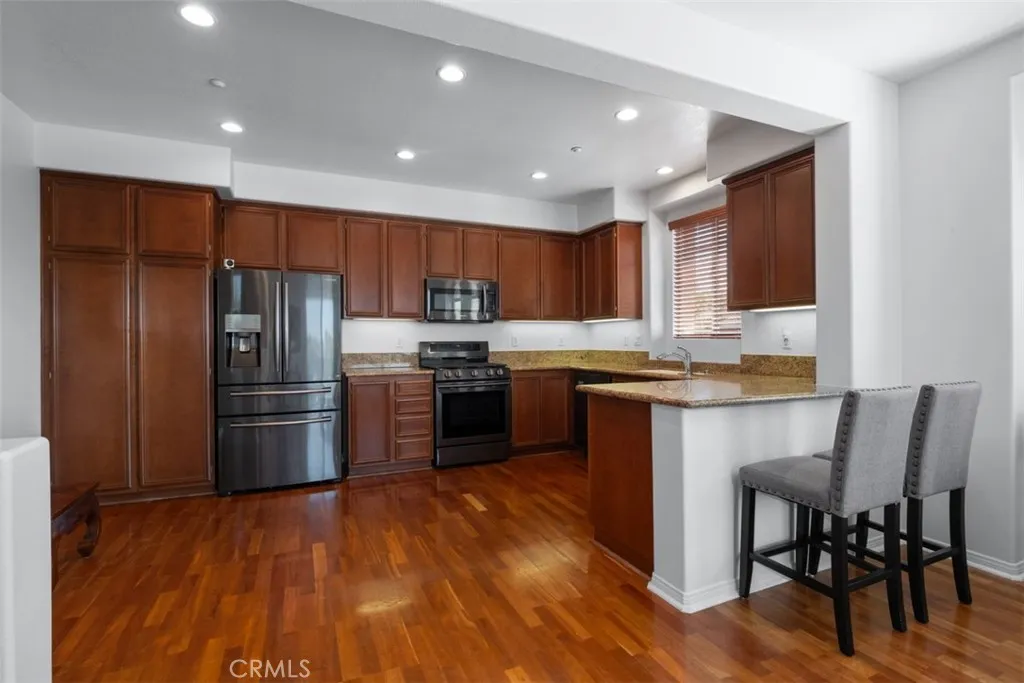 Kitchen with Breakfast Counter