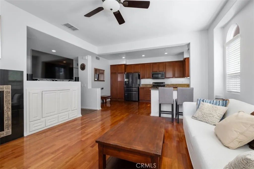 Kitchen/Living Room View