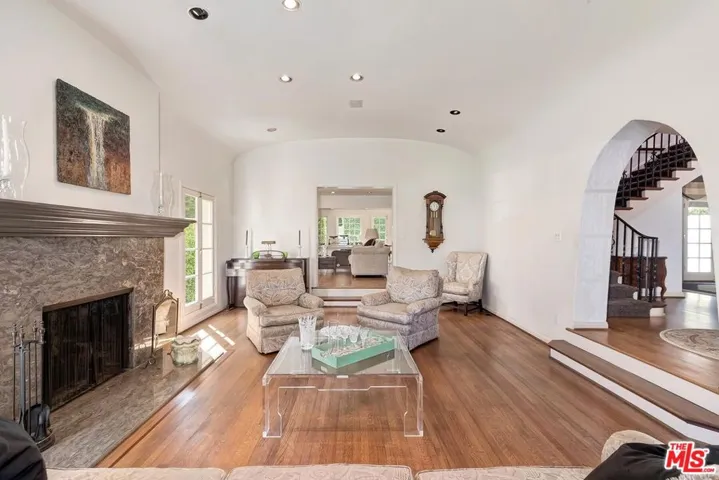 219 S Mccarty Drive, Beverly Hills, California 90212 — photo 4