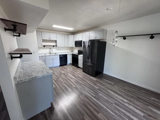535 N Beech Street 18, Escondido, California 92025 — photo 4