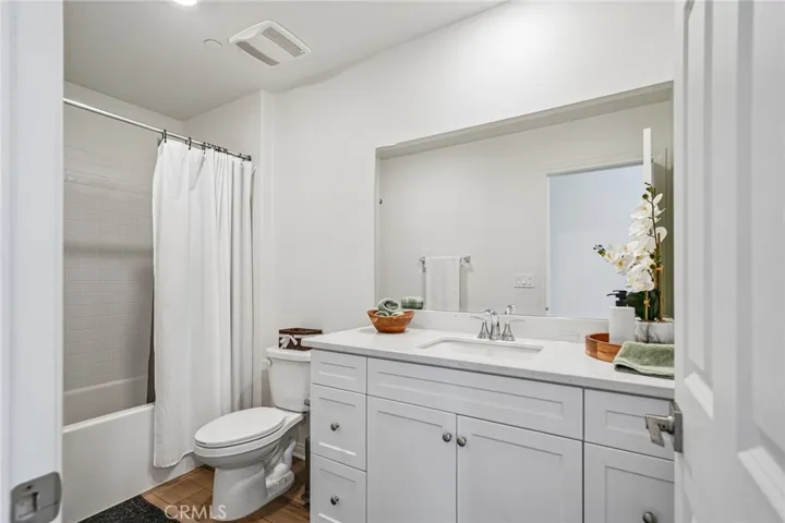 bathroom #2 upstairs