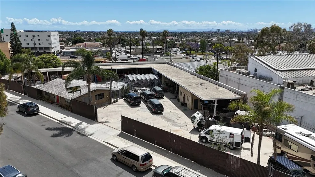 1849 N Reservoir W