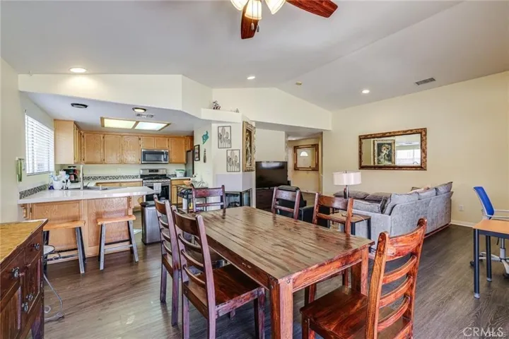 8523 Barberry Avenue, Yucca Valley, California 92284 — photo 4