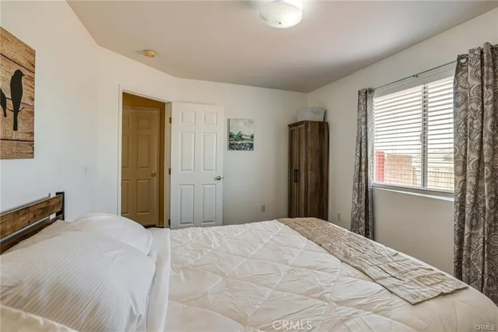 8523 Barberry Avenue, Yucca Valley, California 92284 — photo 5