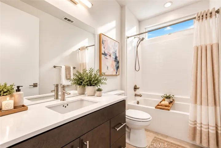 Guest Bathroom 2