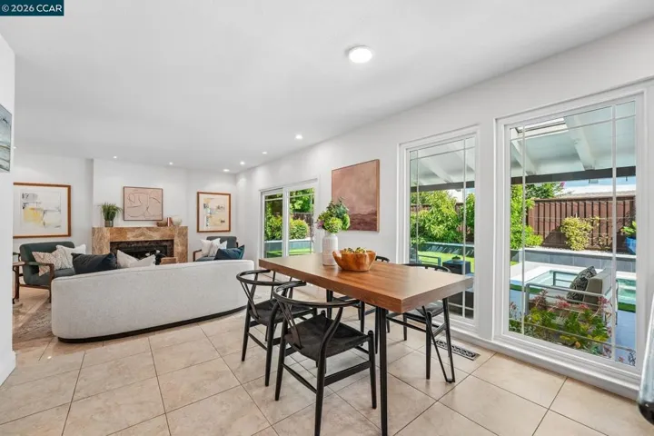 Kitchen Eating Area