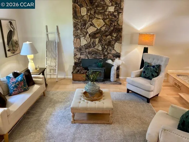 2nd Fireplace w/Insert