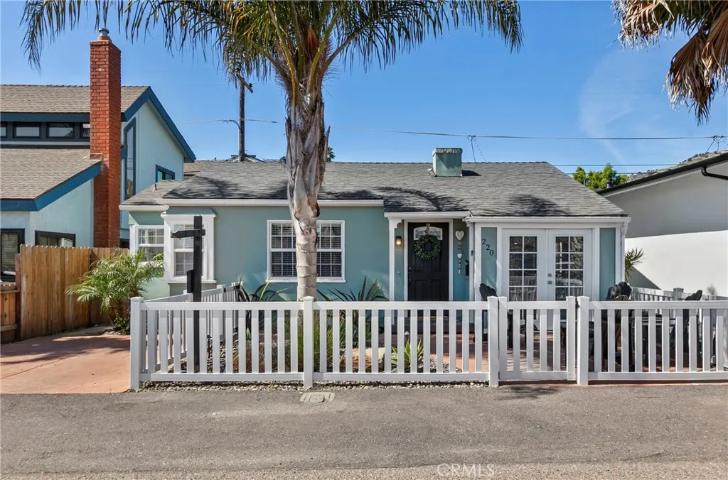 220 Capistrano Ave