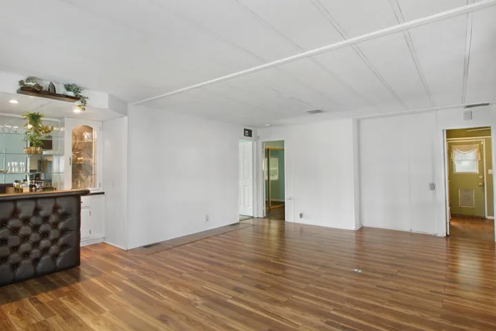 Large Living Room with Wet Bar
