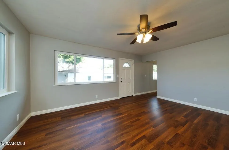 lIVINGROOM20200811213429738022000000-o lIVINGROOM20200811213429738022000000-o