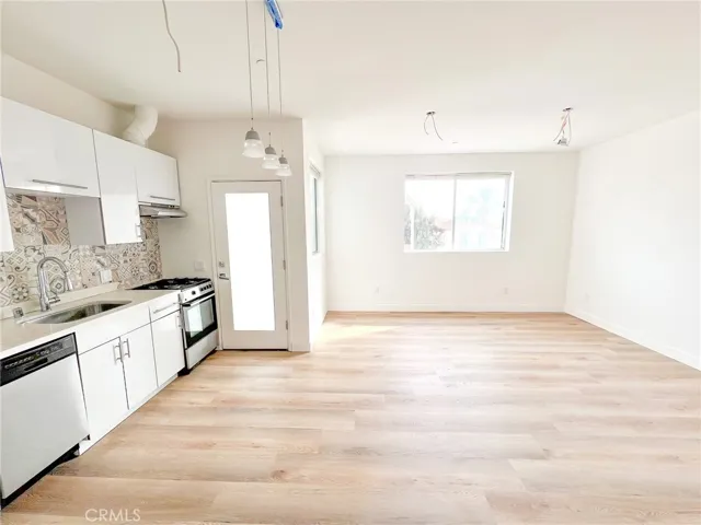 1183 Crenshaw Boulevard 202, Los Angeles, California 90019 — photo 5