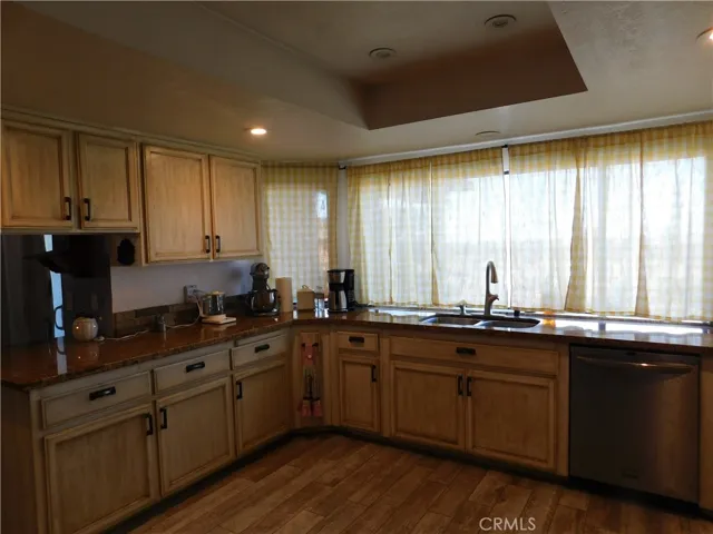 More and better pcitures to come.. Fabulous kitchen