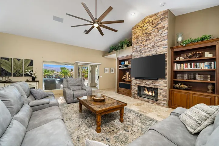 An Inviting Gathering Space
