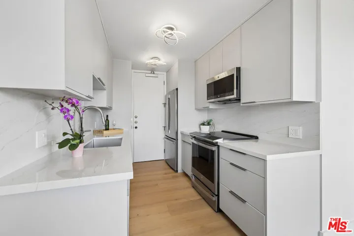 10747 Wilshire Boulevard 1107, Los Angeles, California 90024 — photo 4