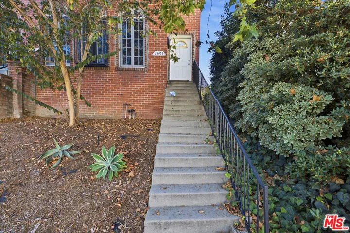 1097 S Orange Drive, Los Angeles, California 90019 — photo 5