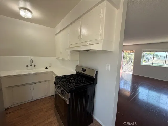 11880 Eucalyptus Avenue C, Hawthorne, California 90250 — photo 5