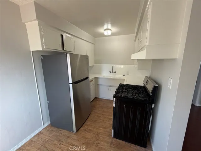 11880 Eucalyptus Avenue C, Hawthorne, California 90250 — photo 4