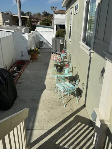 18601 Newland Street 4, Huntington Beach, California 92646 — photo 5
