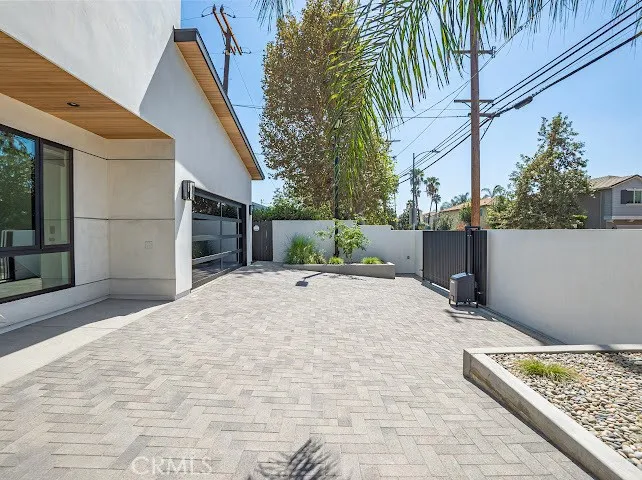 9242 Lemona, North Hills, California 91343 — photo 4