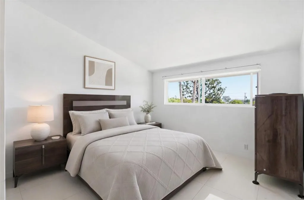 Virtually staged. Furniture and décor are digitally added. Virtually staged. Furniture and décor are digitally added.