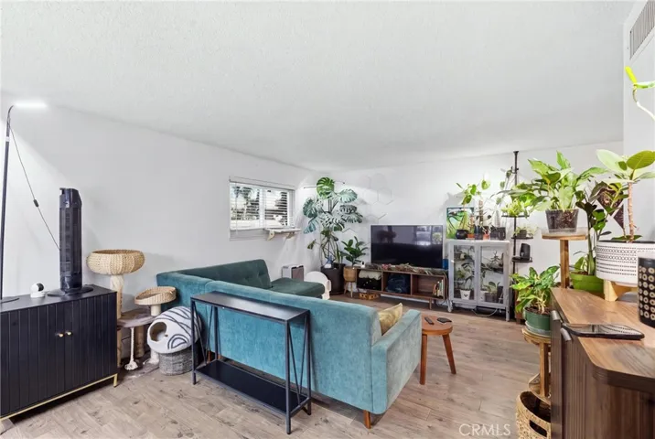1328 Primrose 4, Upland, California 91786 — photo 5